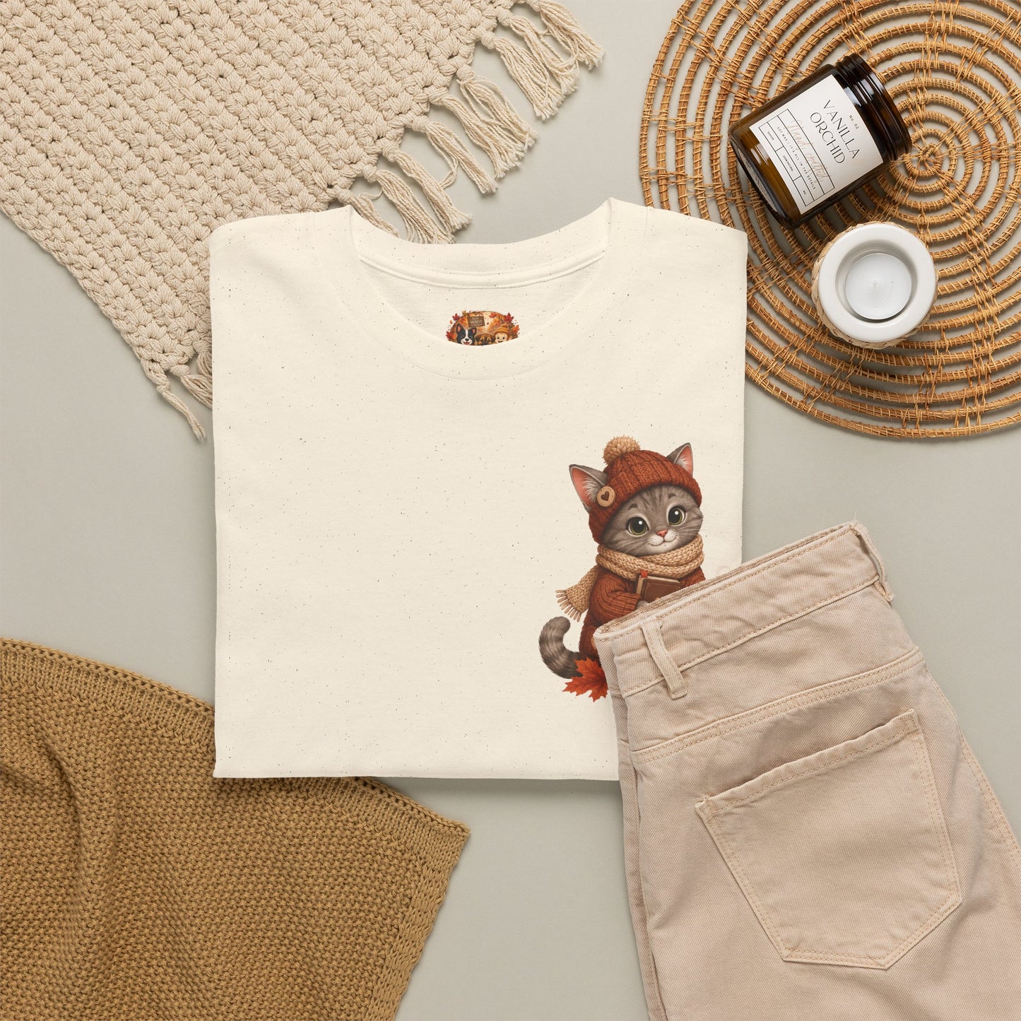 Shelby Cozy Reading Café Herfst T-Shirt – Unisex Dubbelzijdig Bedrukt | Cozy Kat Shirt | Gildan 5000