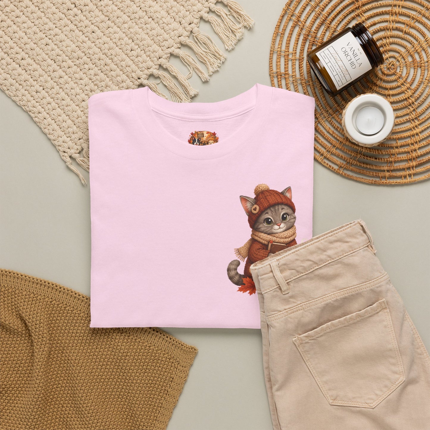 Shelby Cozy Reading Café Herfst T-Shirt – Unisex Dubbelzijdig Bedrukt | Cozy Kat Shirt | Gildan 5000