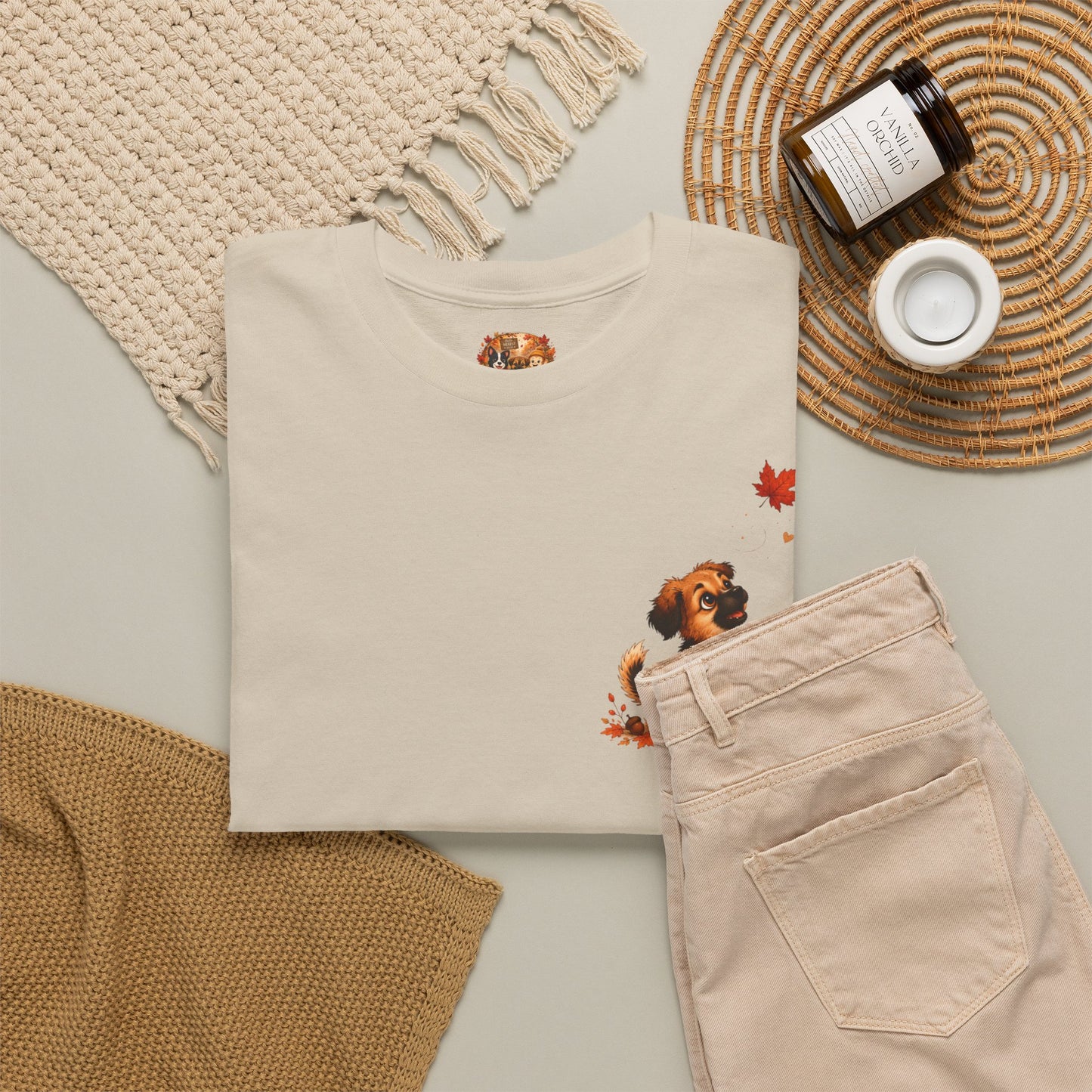 Novi Leaf Chaser Herfst T-Shirt – Unisex Dubbelzijdig Bedrukt | Schattig Herfst Honden Shirt | Gildan 5000