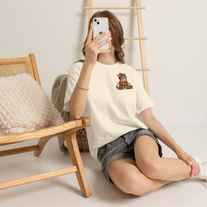 Shelby Cozy Reading Café Herfst T-Shirt – Unisex Dubbelzijdig Bedrukt | Cozy Kat Shirt | Gildan 5000