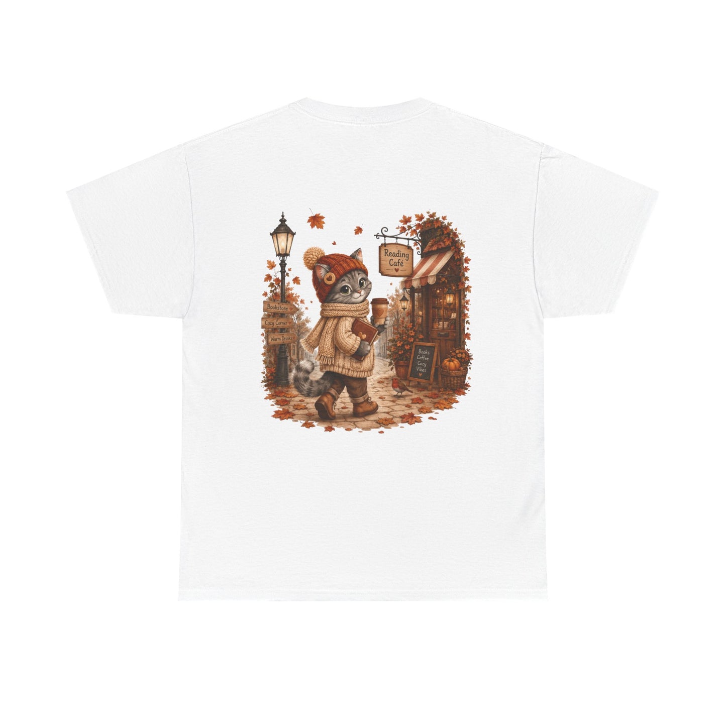 Shelby Cozy Reading Café Herfst T-Shirt – Unisex Dubbelzijdig Bedrukt | Cozy Kat Shirt | Gildan 5000